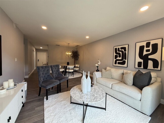 Building Photo - 20862 Vinesta Cir