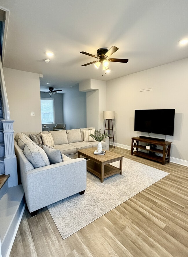 Building Photo - 5917 Irving St