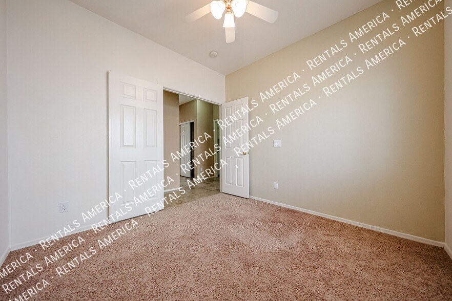 Building Photo - 3752 E Woodside Way
