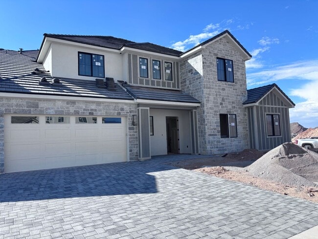 Primary Photo - Luxury Living Near Sand Hollow – Spacious ...