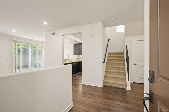 Building Photo - 8258 Haven Ln