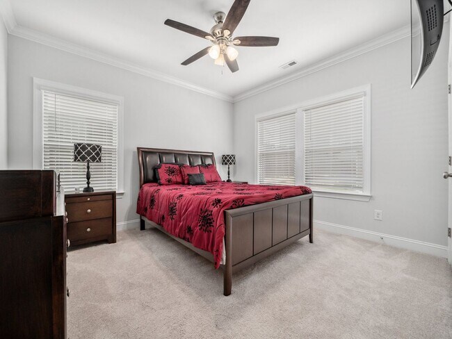 Building Photo - Longleaf Estates