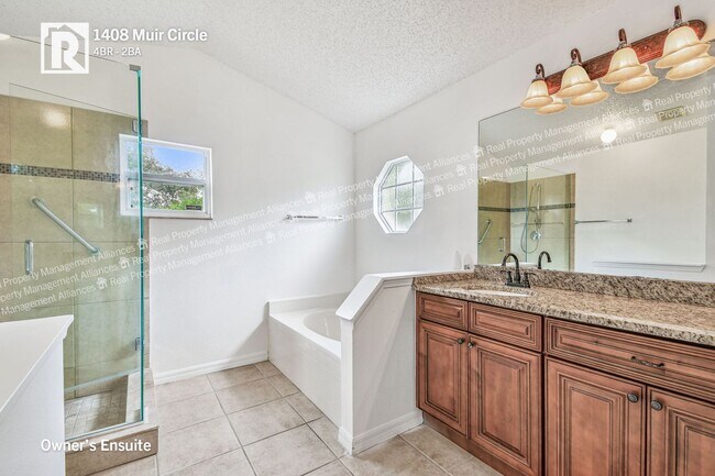Building Photo - Charming 4-Bedroom Ranch with a Spacious L...