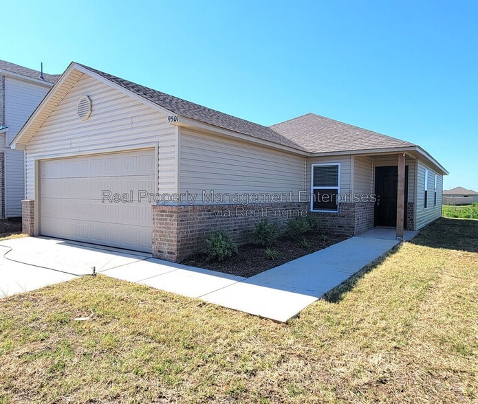 Building Photo - 9501 NW 118th St