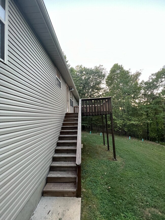 Building Photo - 22 Lyndhurst Dr