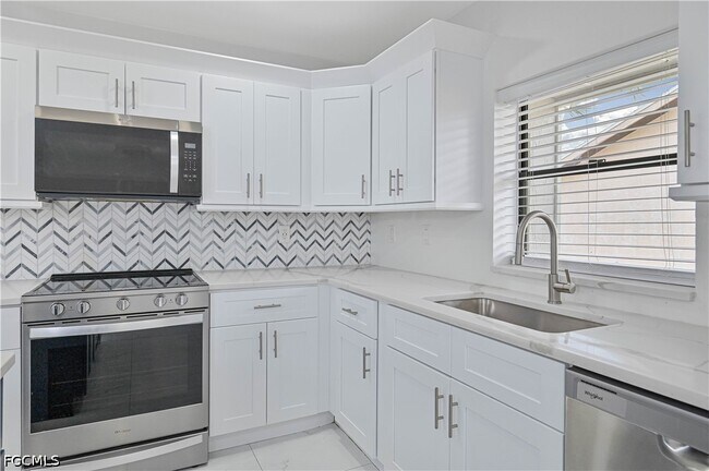 Building Photo - 17337 Phlox Dr