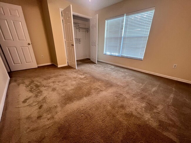 Building Photo - 1209 SW Idol Ave