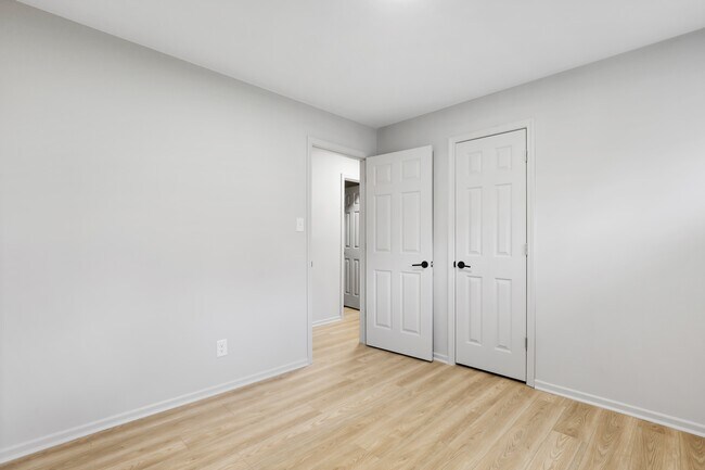 Building Photo - 105 Sumpter Dr