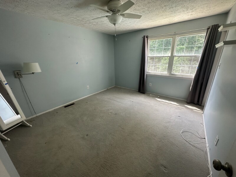 Building Photo - 253 Overleaf Dr