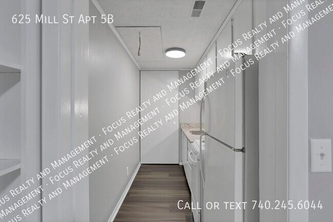 Building Photo - 625 Mill St