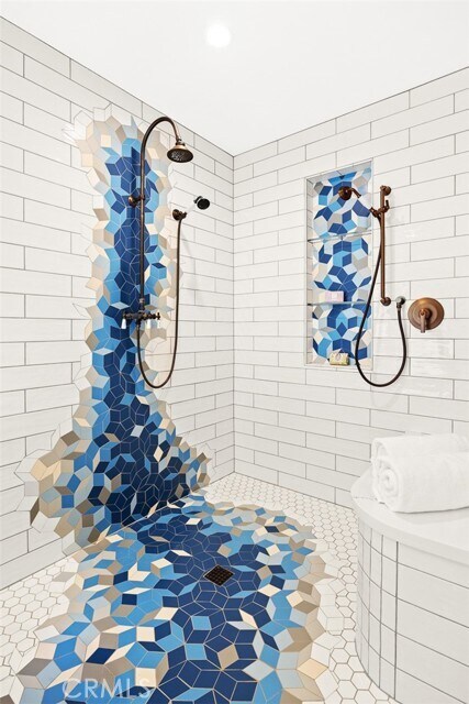 Building Photo - 1647 N Santa Anita Ave