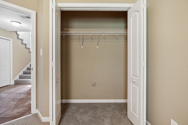 Building Photo - 1723 C THISTLEWOOD DR Clarksville, TN 37042