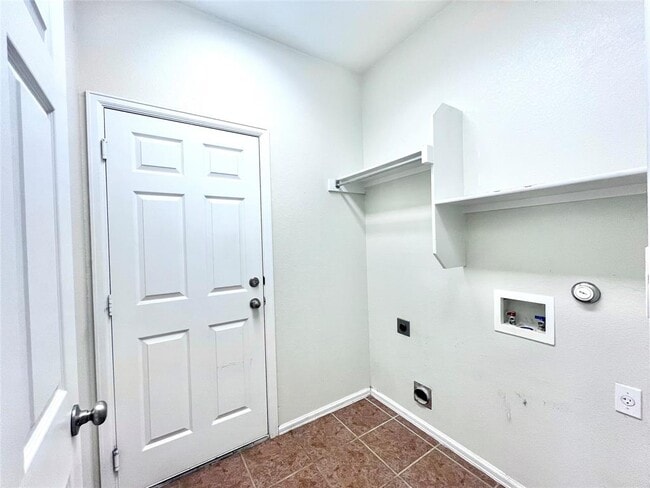 Building Photo - 249 Newberry Tr