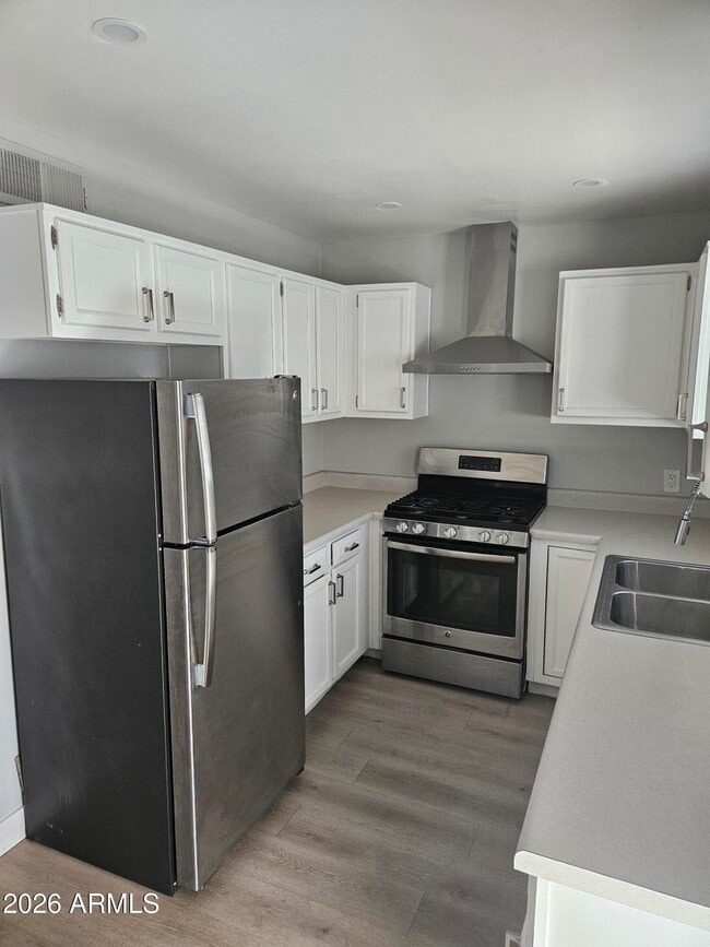 Building Photo - 521 W Maryland Ave