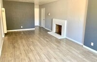 Building Photo - Great 3 Bed 1 Bath House with Garage in Ri...