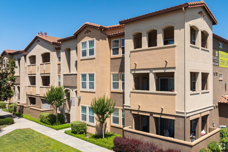 Alternate Building - Palmilla at Campus Pointe
