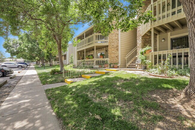 Building Photo - $1,795 - 2 Bed, 2 Bath Condo in Denver wit...