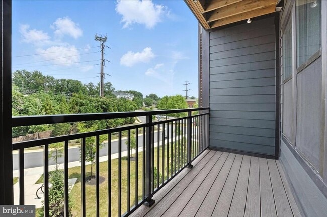 Building Photo - 3927 Fair Ridge Dr