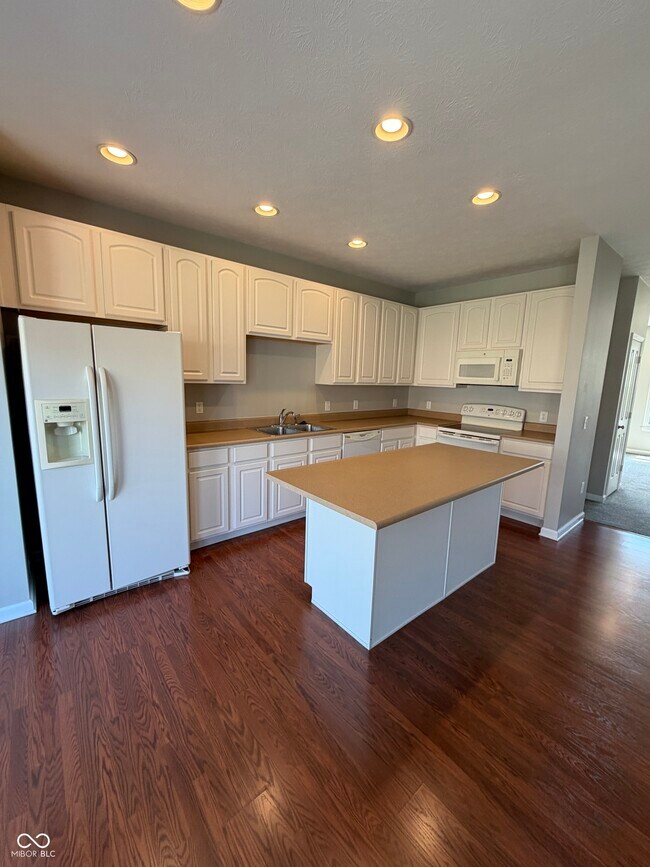 Building Photo - 6305 Schooler Drive