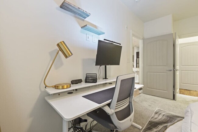 Building Photo - 5250 Town and Country Blvd