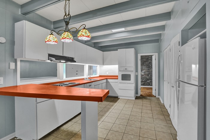 Building Photo - 5365 Jamaica Dr