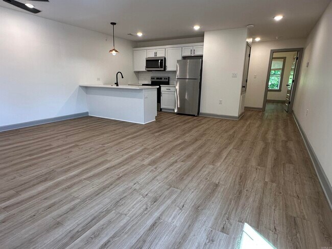 Building Photo - 501-Apt9 E 21st St