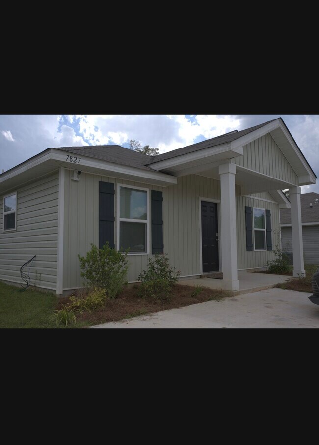 Building Photo - Oakmont place