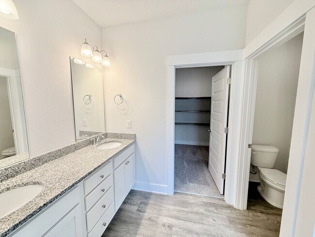 Building Photo - Stunning 4-Bedroom Home - Arbor Place