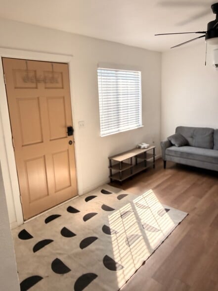 Building Photo - 101 I St