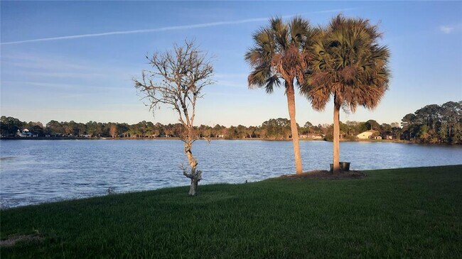 Building Photo - 62 Burbank Dr