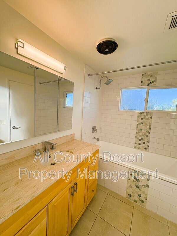 Building Photo - 73394 Tamarisk St