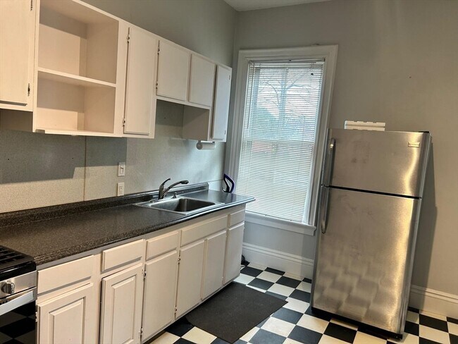 Building Photo - 36 7th St