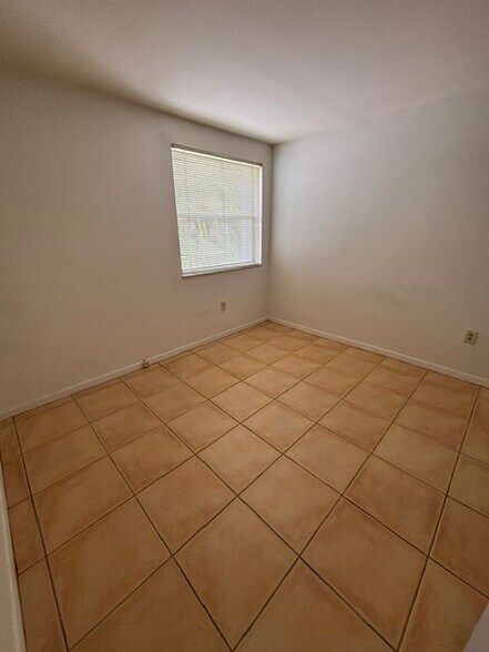 Building Photo - 6850 SW 45th Ln