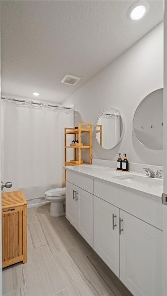 Building Photo - 5291 Meredrew Ln