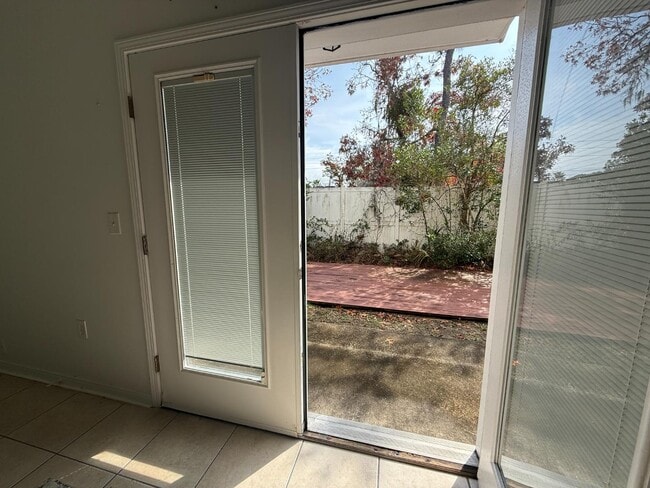 Building Photo - 2190 Monument Rd