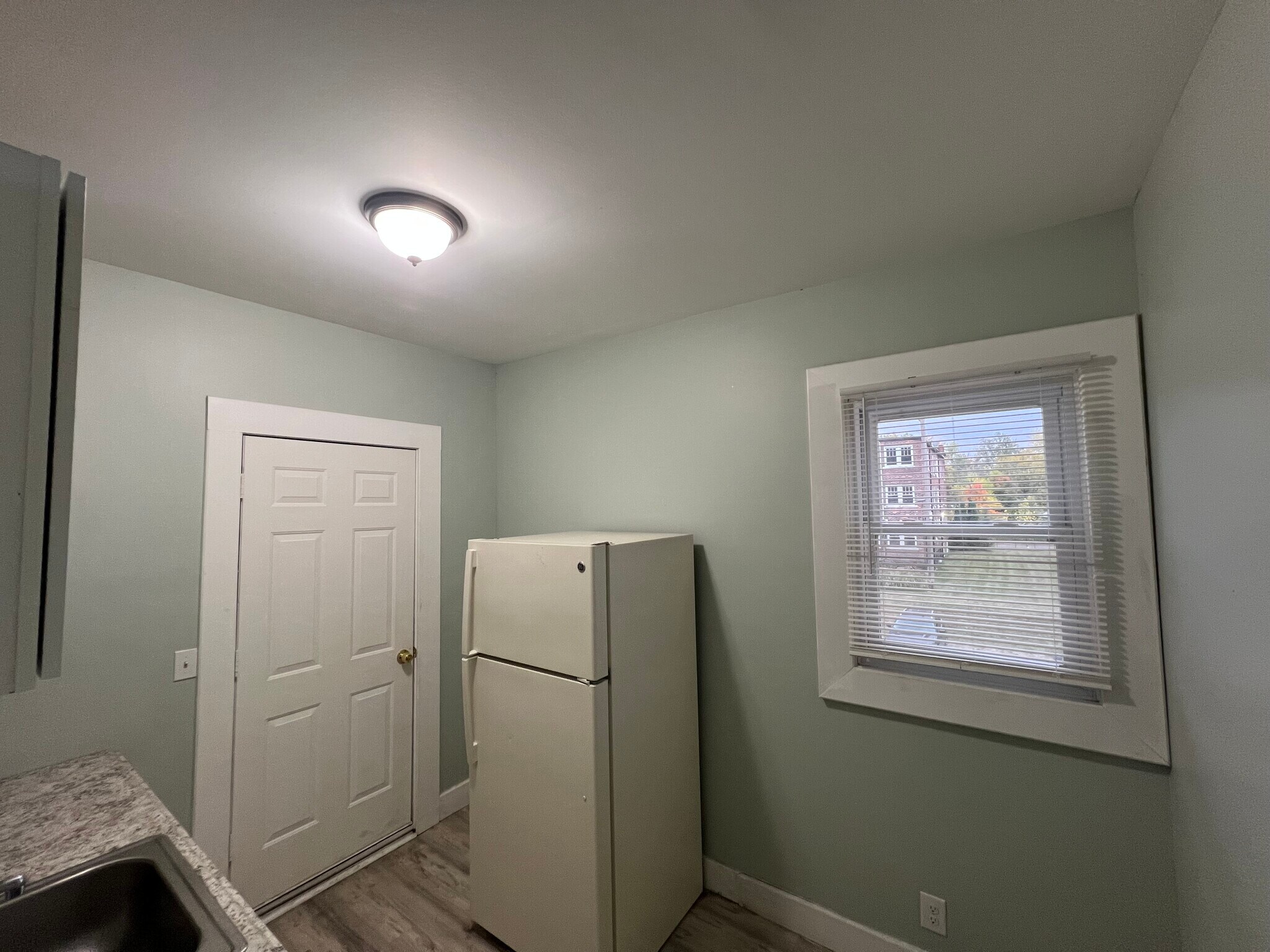 Building Photo - 1943 W Bethune St