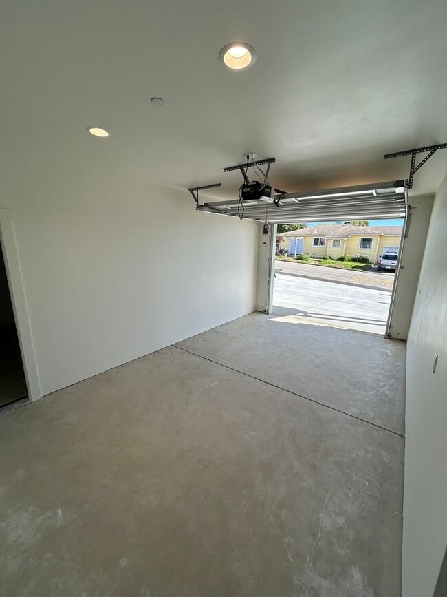 Building Photo - 599 San Jacinto St