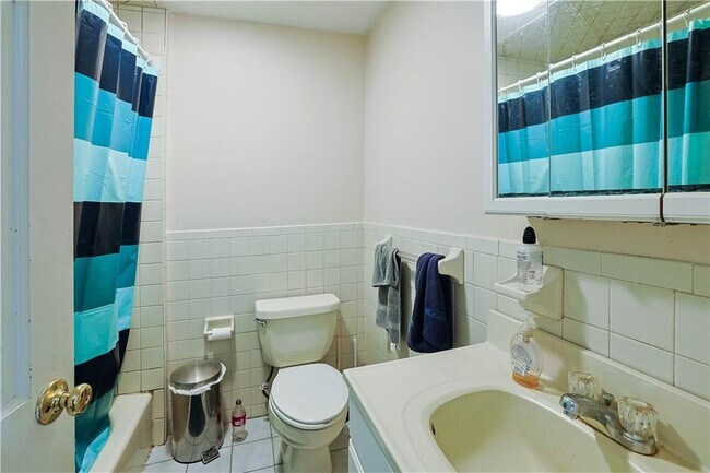 Primary Photo - 440 Wickenden St