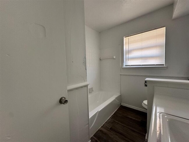 Building Photo - 3121 Delmar Rd