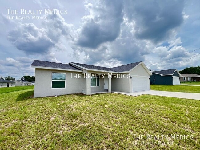 Building Photo - 52 Maple Dr