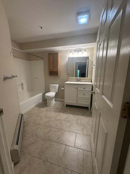 Bathroom from entrance - 380 Hildred Dr