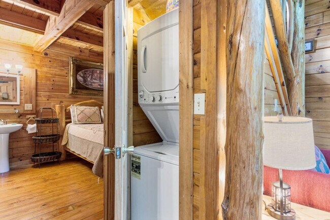 Building Photo - 3053 Brothers Way