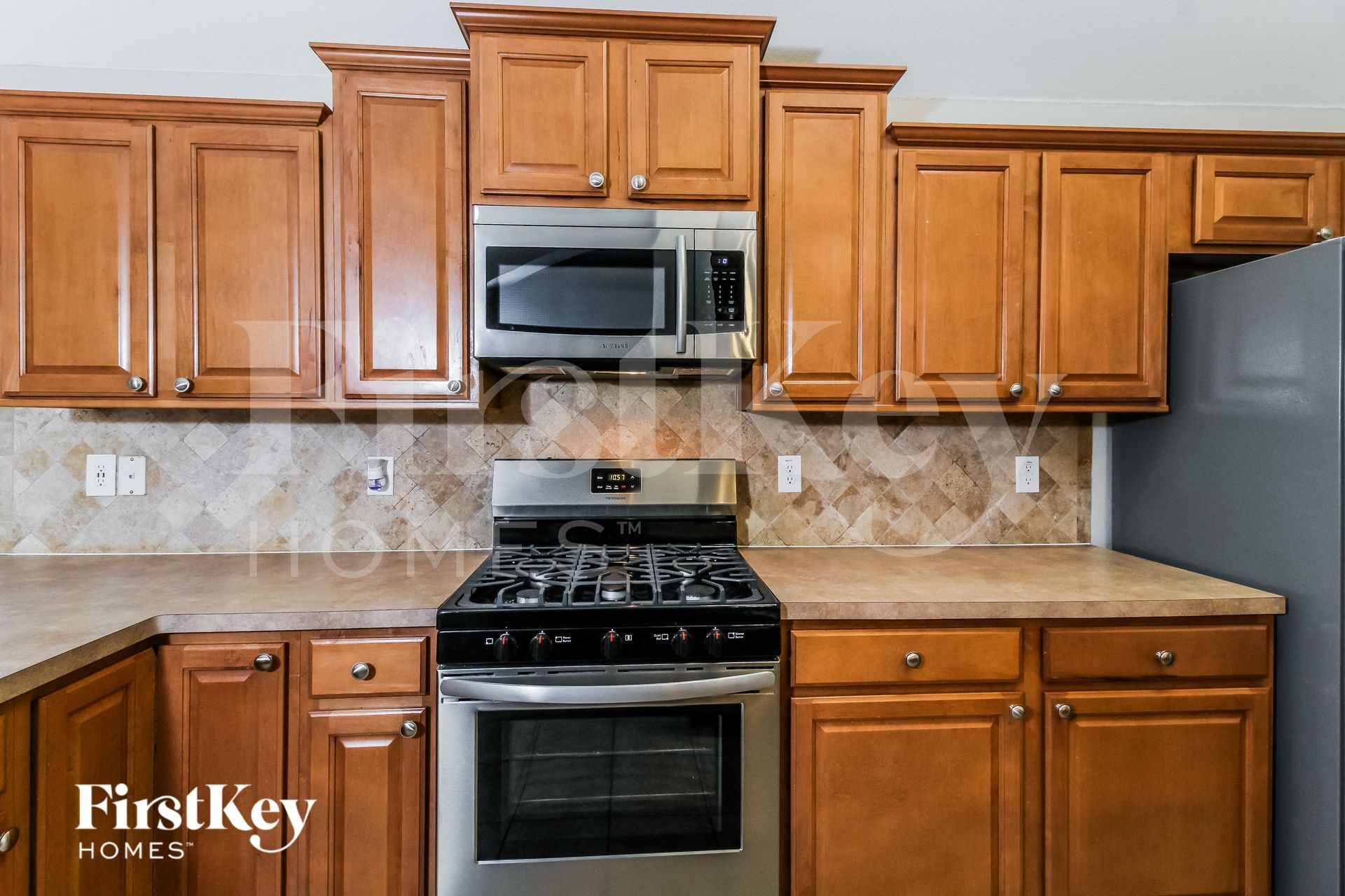 Building Photo - 1233 Logan Dr