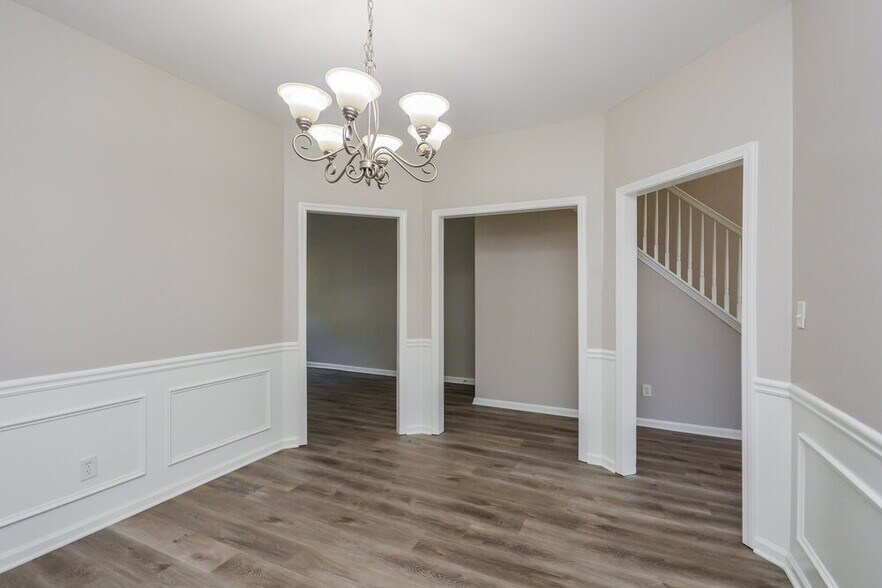 Building Photo - 137 Lantana Dr
