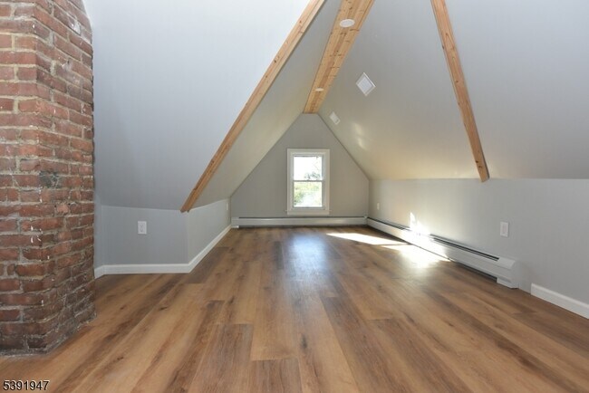 Building Photo - 454 Park Ave