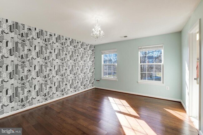 Building Photo - 43258 Meadowood Ct