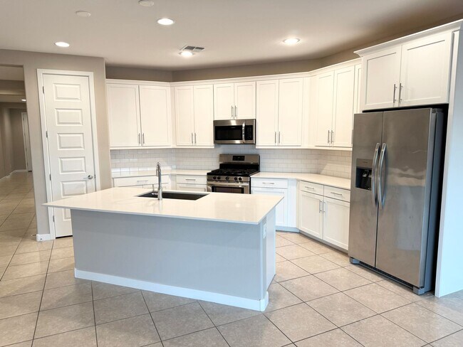 Building Photo - Beautiful Single Level Home Near Verrado!