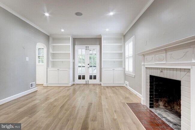 Building Photo - 1626 Kalmia Rd NW