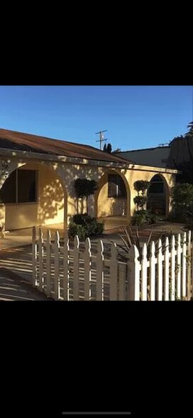 Primary Photo - 4828 Pacific Ave