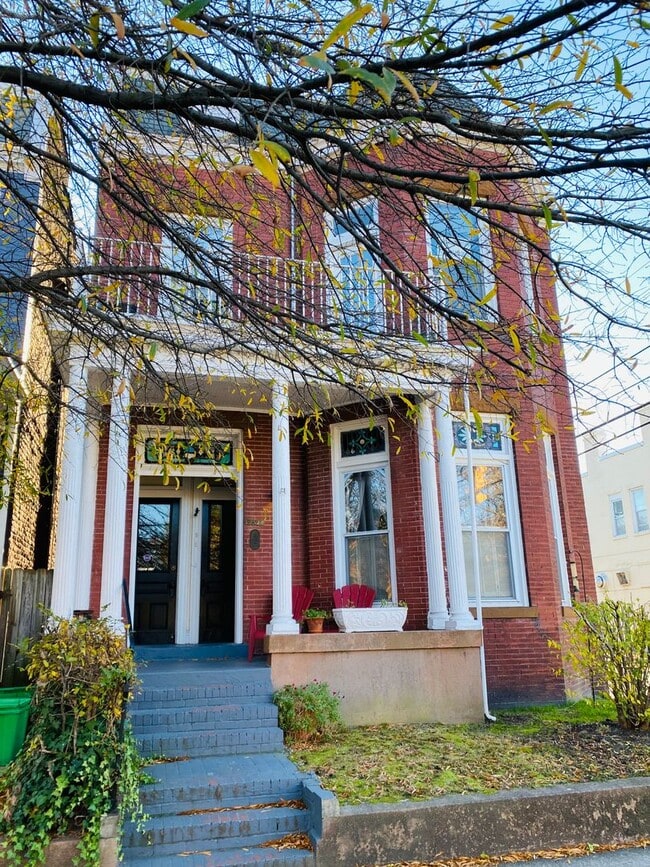 Building Photo - 2525 Park Ave